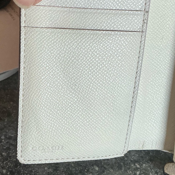 Coach Women's Cream Leather Clutch - Picture 5 of 7